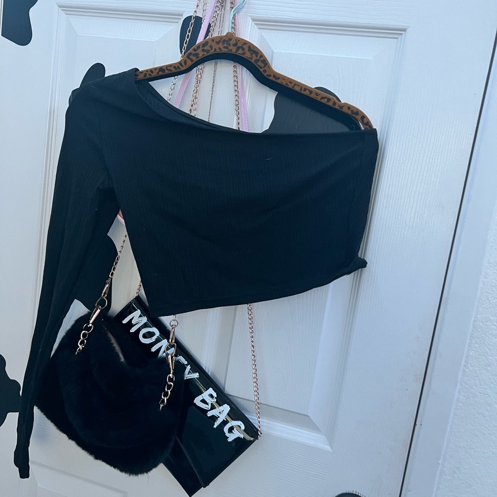 🎃one long sleeve black crop top selling cheap af